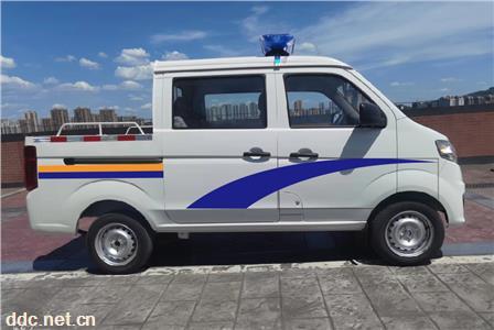  5座电动皮卡车、城管执法车、社区街道电动车、电动巡逻车